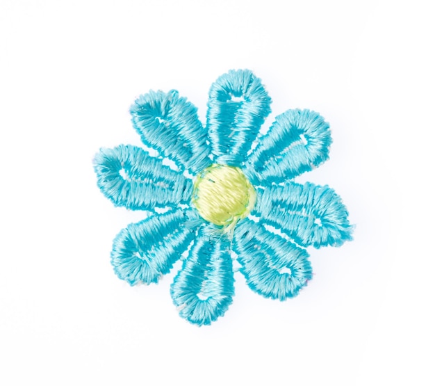 Vyšívaný detail – kvet